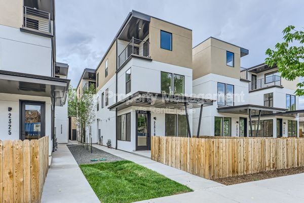 Photo - 2321 S High St Townhome