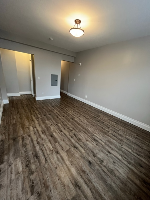 Building Photo - 106 N Grove St