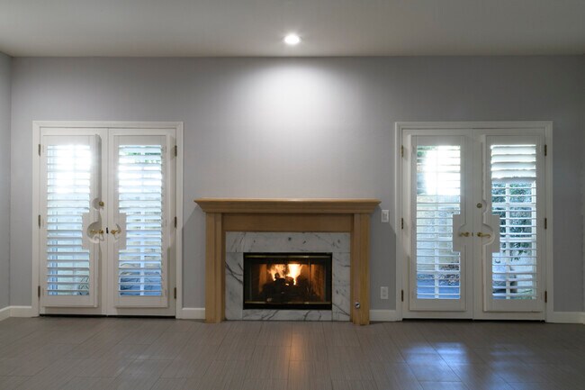 Living Room - 4444 Moorpark Way