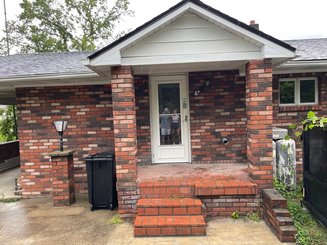 Foto principal - 47 Osborne Dr