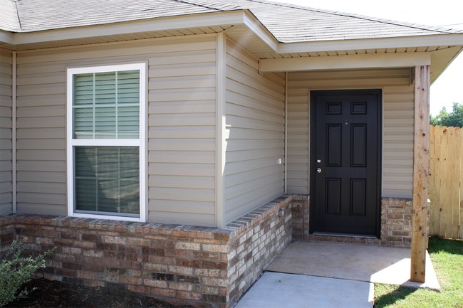 Building Photo - 13304 Beekman Dr