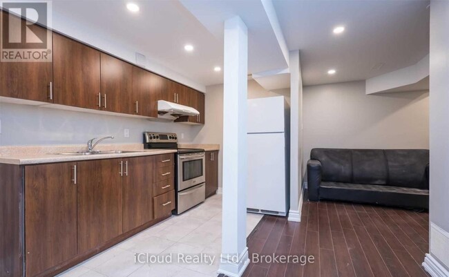 Building Photo - 60 Schooner Dr
