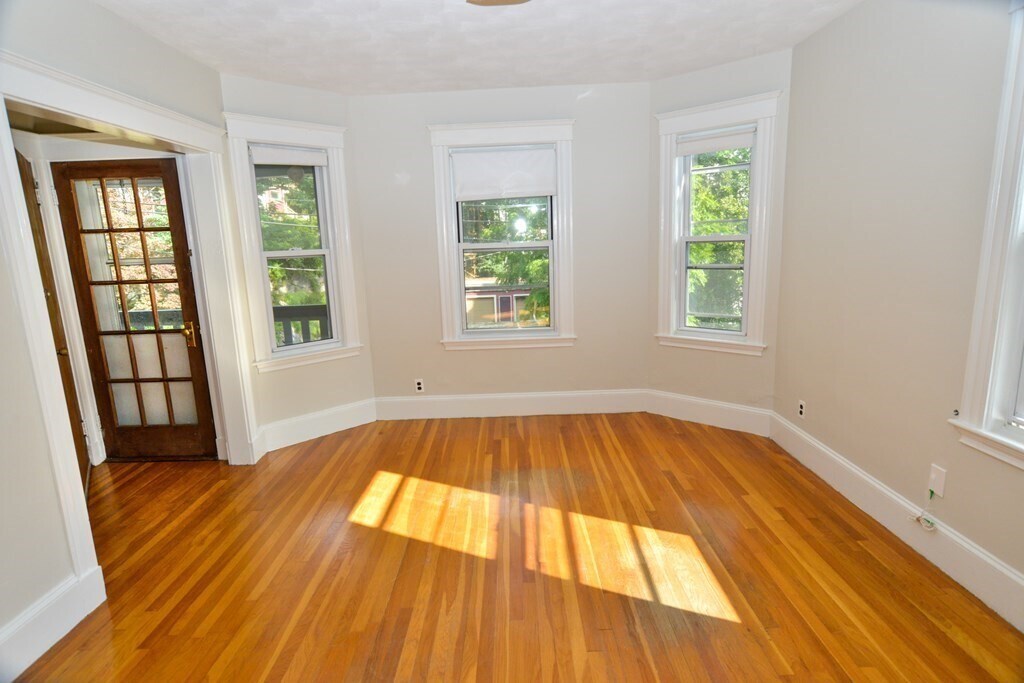 Foto principal - 92 Rockview St