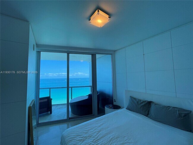 Foto del edificio - 17001 Collins Ave