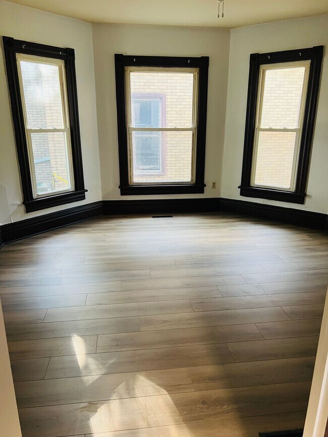 Foto del edificio - 120 S Mercer St #101