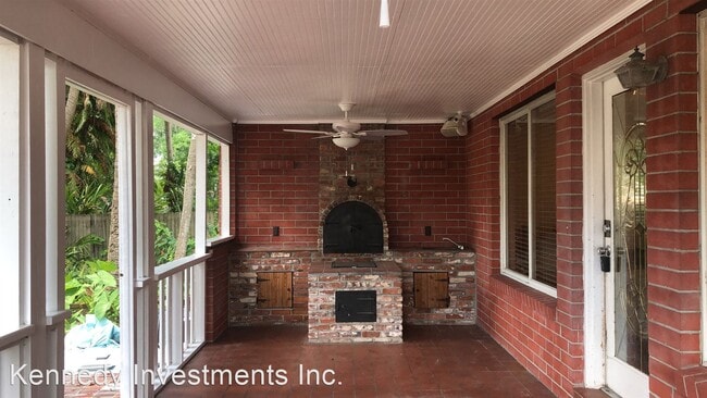 Building Photo - 3 br, 2 bath House - 4124 N Riverside Dr