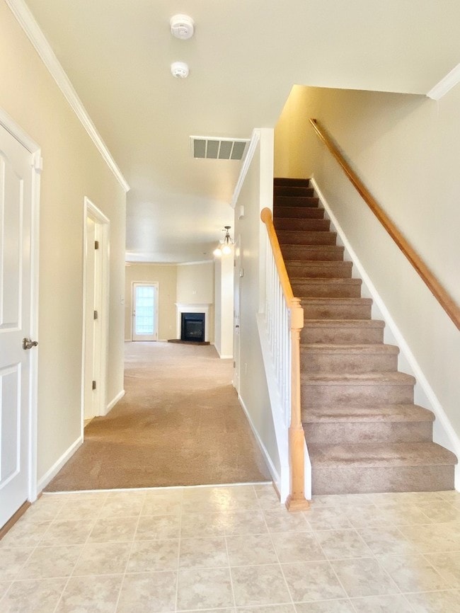 Building Photo - Colonial Crossing Home!