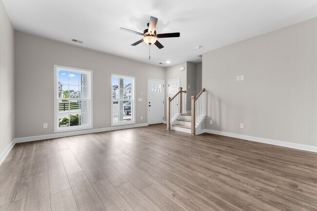 Foto del edificio - 217 Holywell Dr