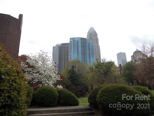 Foto del edificio - 328 W 6th St