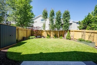 Building Photo - 2349 NW Ridge Line Dr