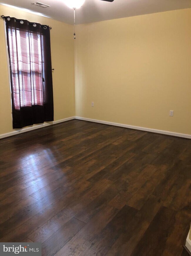 Foto del edificio - 129 Sweeping Mist Cir