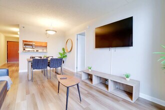 Building Photo - 401 12th St S