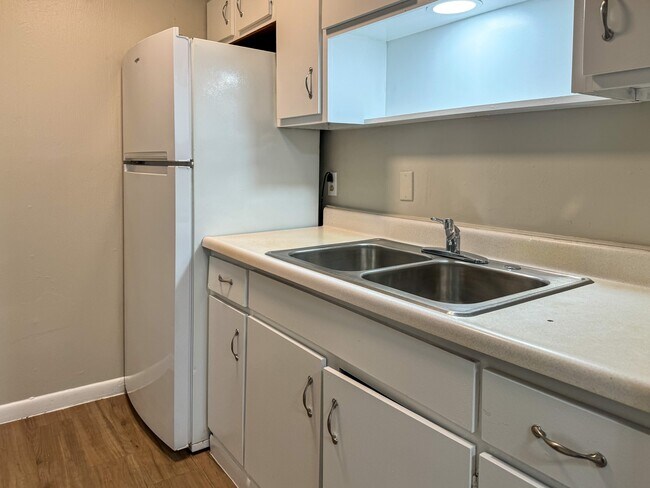 Foto del edificio - 2101 6th Ave N