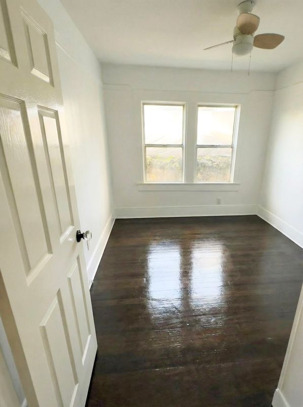 Foto del edificio - 1661 W 36th Pl