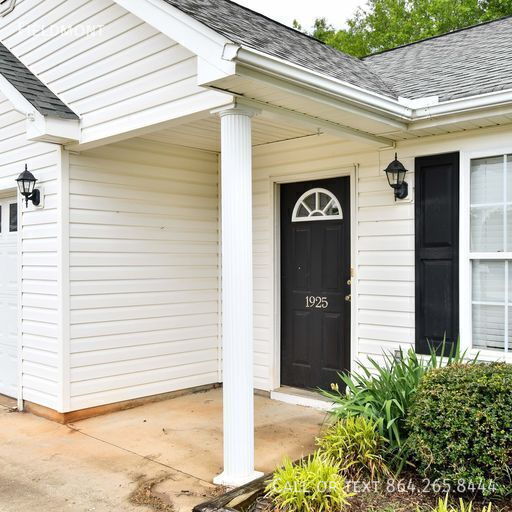 Building Photo - 3-Bed Home in Fountain Inn – Vaulted Ceili...