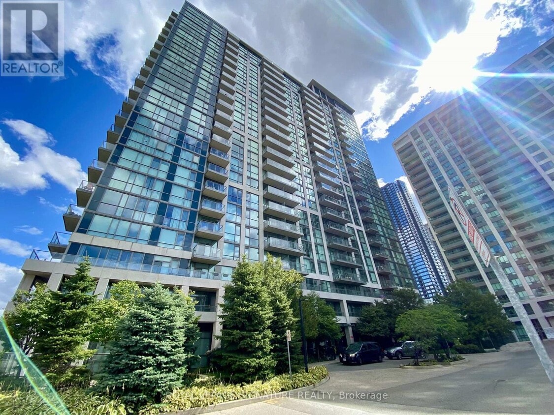 Photo principale - 339-1339 Rathburn Rd W