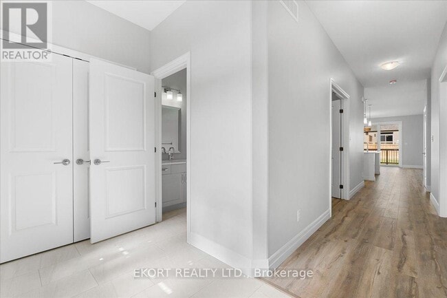 Building Photo - 154 Appledene Dr