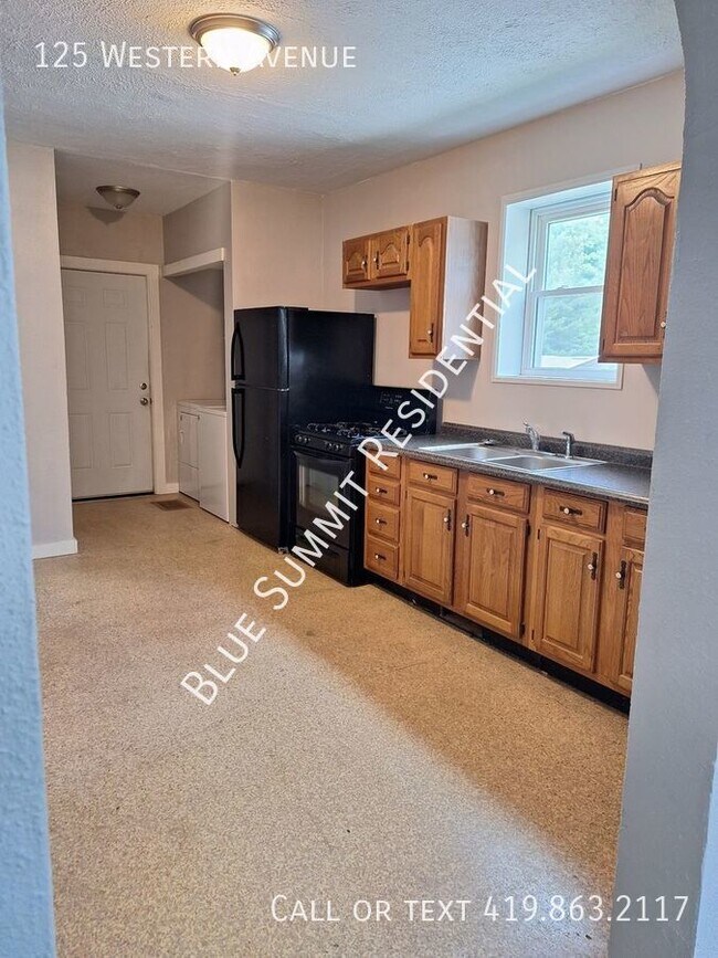 Building Photo - Adorable 1 Bedroom Double with a Bonus Room