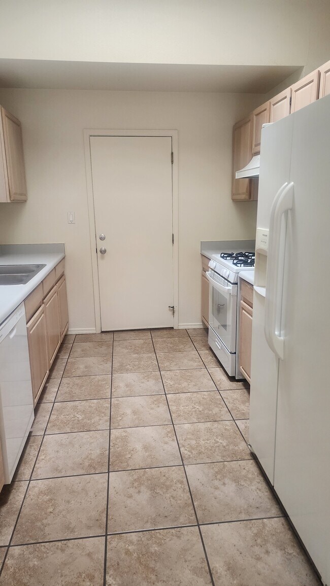 cocina - 7212 Bobwhite Ln NE