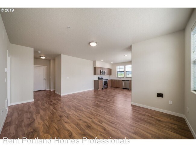 Building Photo - 16401 NW Chadwick Way