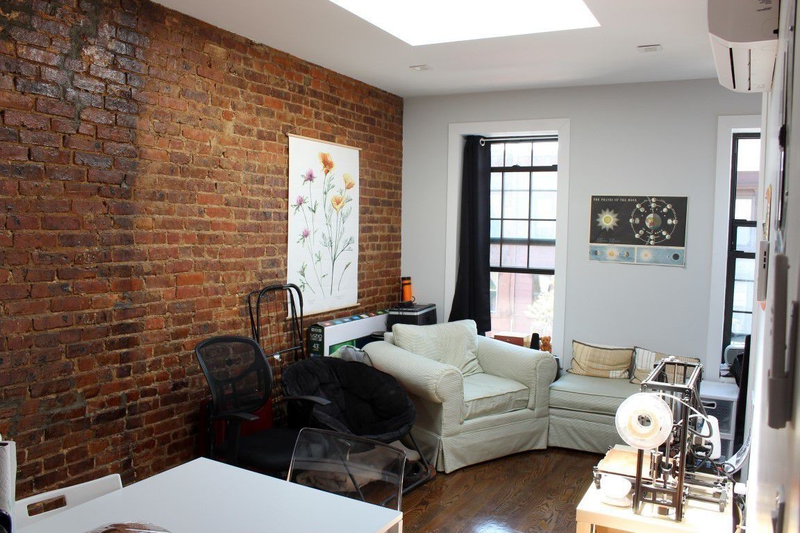 Primary Photo - 1091 Bedford Ave