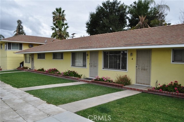 Building Photo - 6 W Cypress Ave