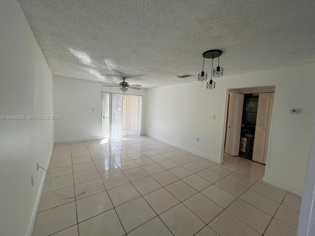 Foto del edificio - 8028 SW 21st Ct