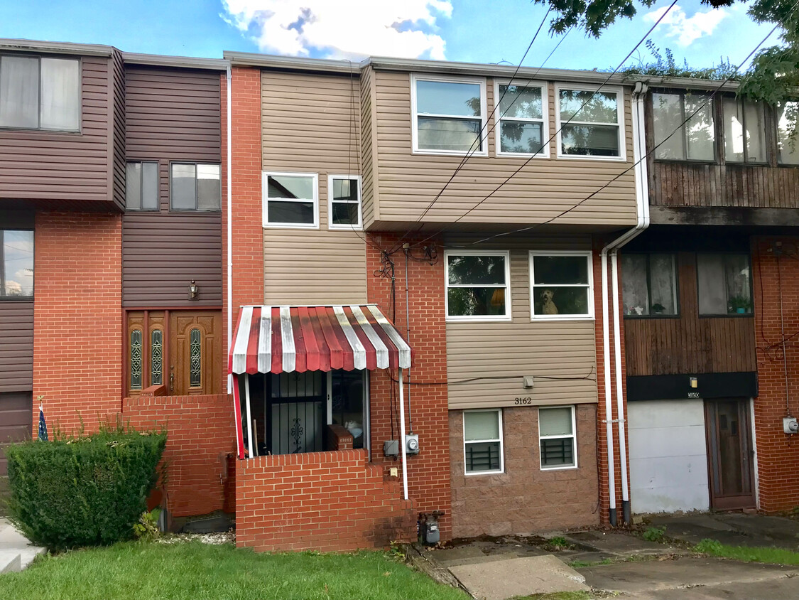 Front Exterior - 3162 Bohem St