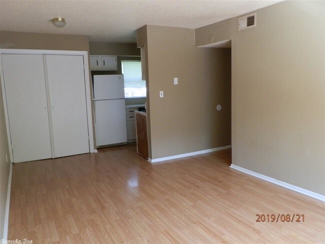 Foto del edificio - 329 W Highland St