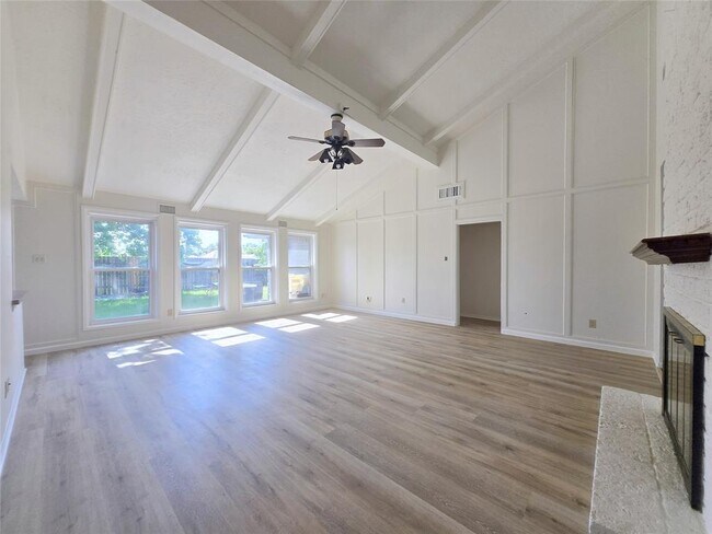 Building Photo - 2946 Jenny Dr