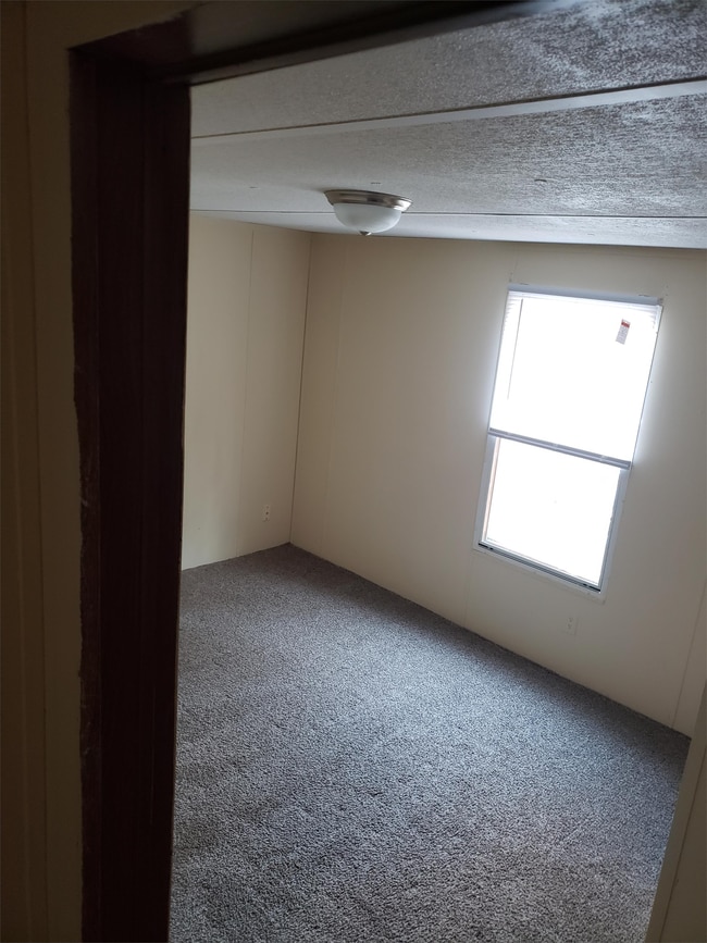 Building Photo - 60 K Way