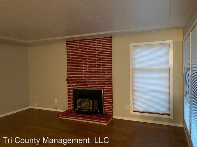 Building Photo - 5 br, 2 bath House - 12000 NE Morris St