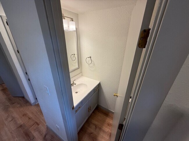 Foto del edificio - Fresh 3 bed/1.5 bath duplex