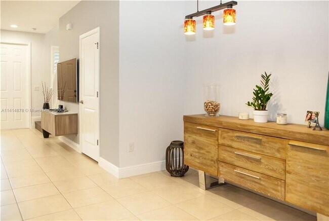 Foto del edificio - 2921 Cascada Isle Way