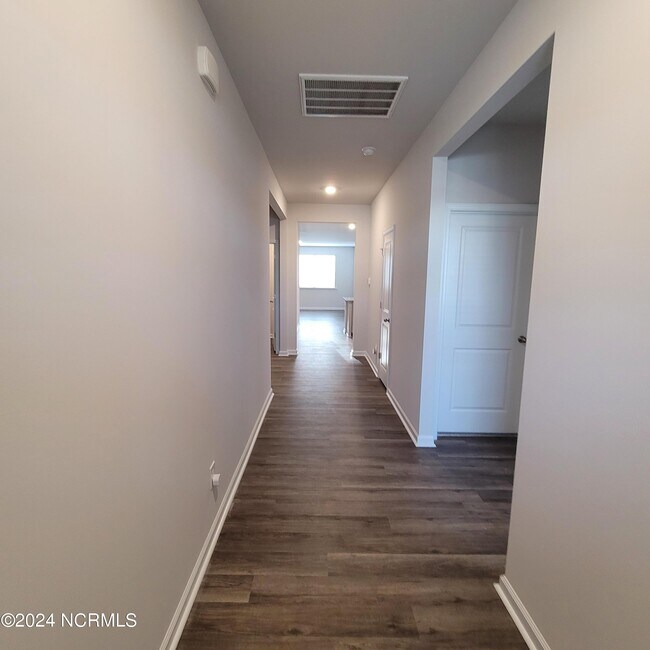 Foto del edificio - 7112 Foxhollow Ln