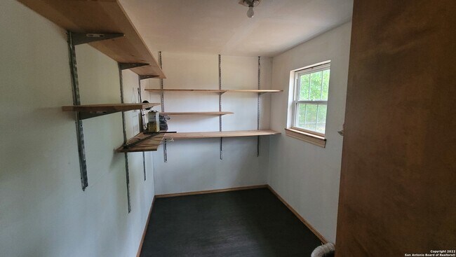 Foto del edificio - 343 Teakwood Ln