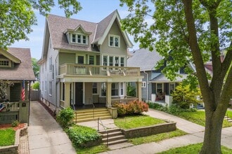 Building Photo - 2856 N Frederick Ave