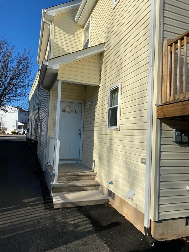 Entry to apartment - 1673 Irving St