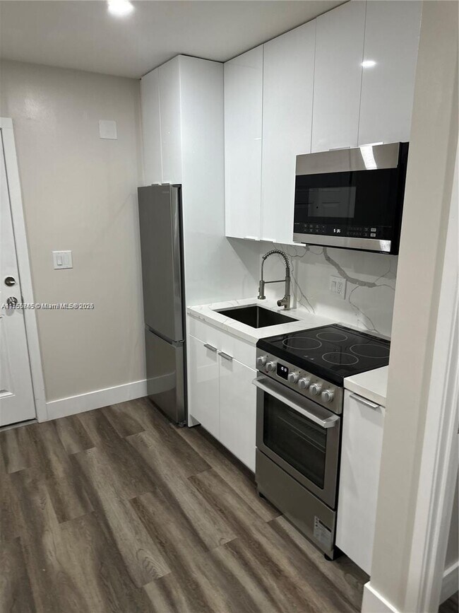 SO FLO Real Estate Group 1770 E Las Olas Blvd Unit 502 - 1770 E Las Olas Blvd