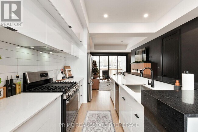 Photo du bâtiment - 417 Base Line Rd E