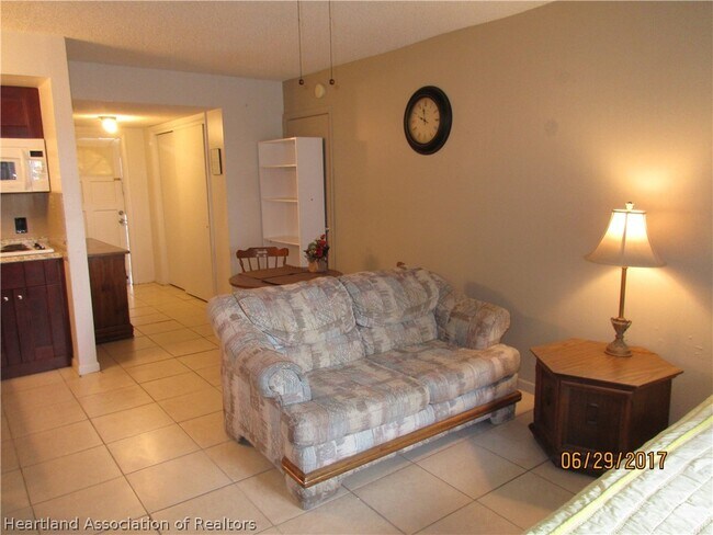 Building Photo - 211 Golf Villas Ct NW