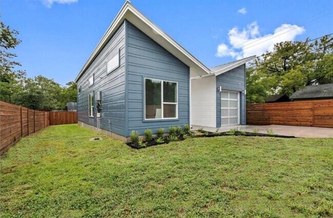 Foto del edificio - 1131 Mason Ave