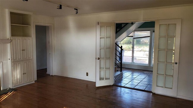 Building Photo - 9108 E Lake Highlands Dr