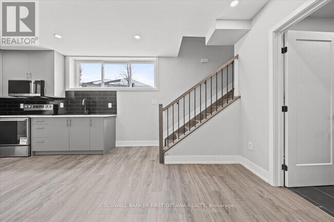 Photo du bâtiment - 20 Inverkip Ave