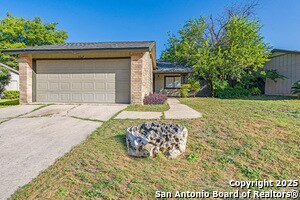 Foto principal - 5567 Kissing Oak St