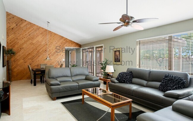 Building Photo - 1719 E Diamond Dr