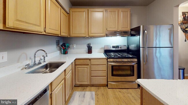 Building Photo - 5703 Indian Ct