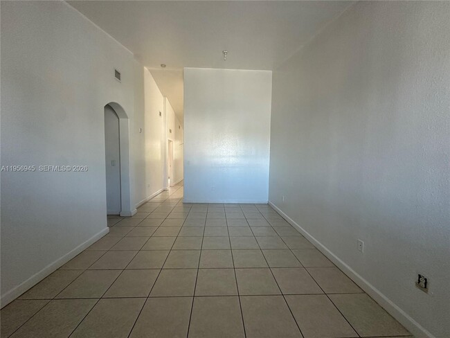 Foto del edificio - 1666 SE 27th Ct