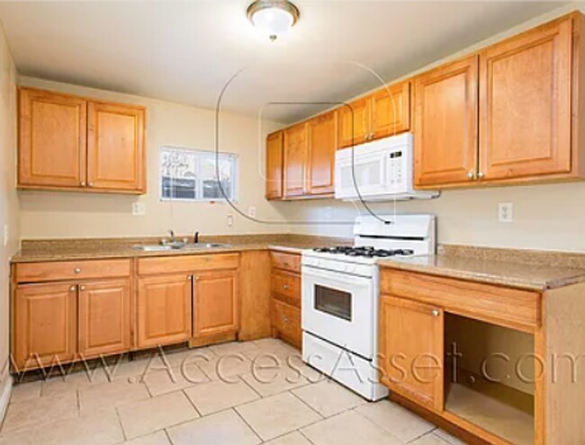 Building Photo - Cozy 2 Bed/1 Bath Home In Redlands!