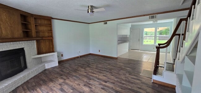Building Photo - 133 Lafour